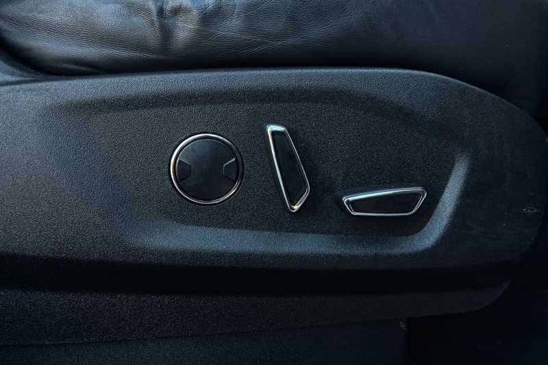 Used Ford Edge 2017 for sale - 76902858: Photo 26