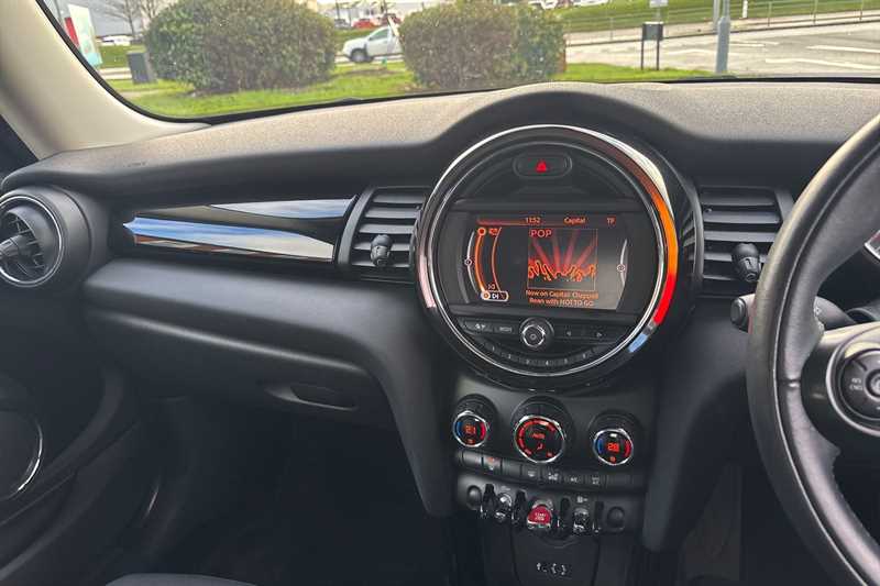 Used MINI Hatch 2017 for sale - 76790220: Photo 17