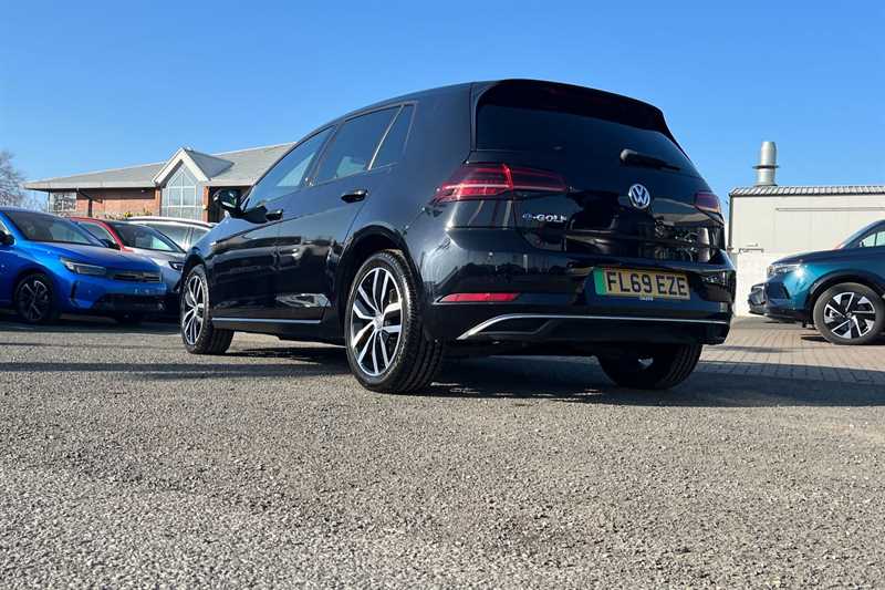 Used Volkswagen Golf 2019 for sale - 77894799: Photo 37