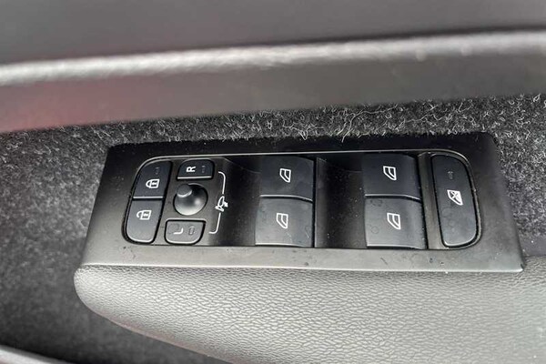 Used Volvo XC40 2021 for sale - 76125110: Photo 16