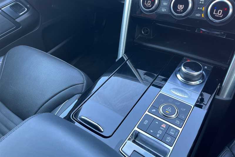 Used Land Rover Discovery 2018 for sale - 76858600: Photo 14