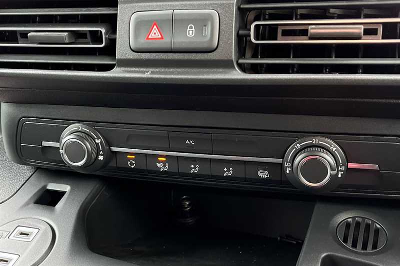 Used Vauxhall Combo Electric 2025 for sale - 77390920: Photo 15