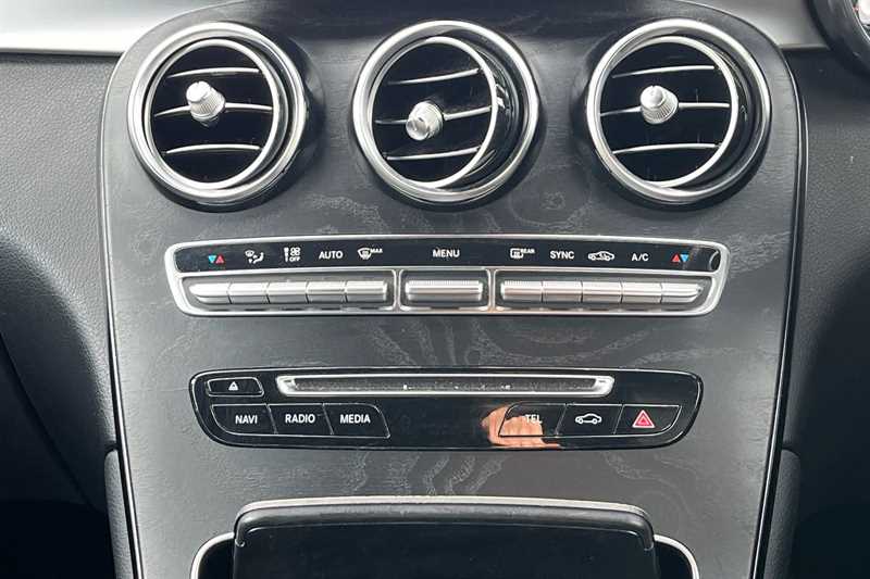 Used Mercedes-Benz GLC 2018 for sale - 76443358: Photo 15