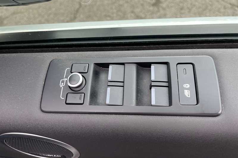 Used Land Rover Discovery 2019 for sale - 76381813: Photo 16