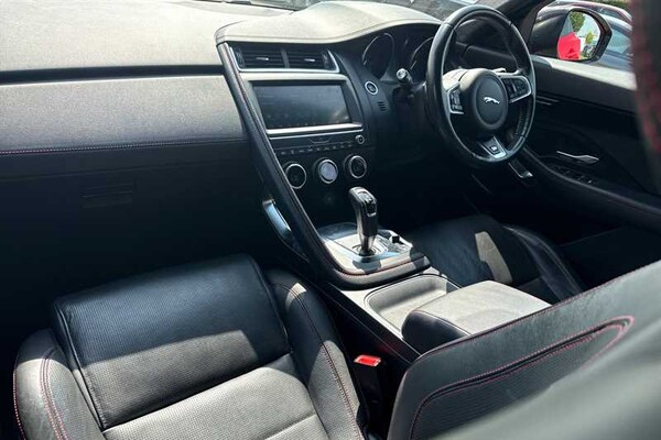 Used Jaguar E-Pace 2018 for sale - 76176505: Photo 13