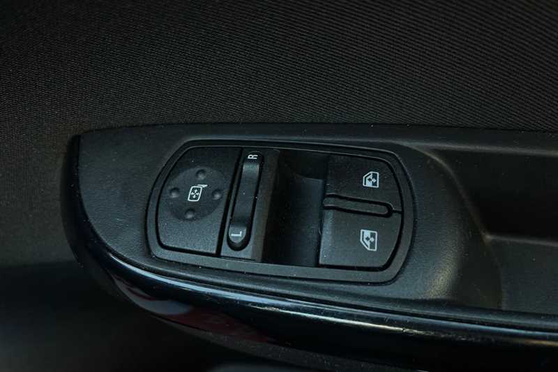 Used Vauxhall Corsa 2018 for sale - 77758057: Photo 16