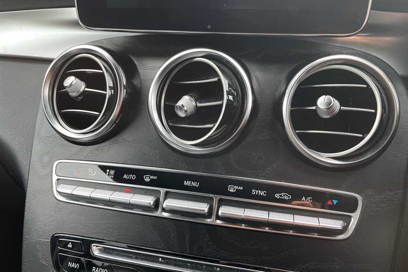 Used Mercedes-Benz GLC 2018 for sale - 76525192: Photo 17