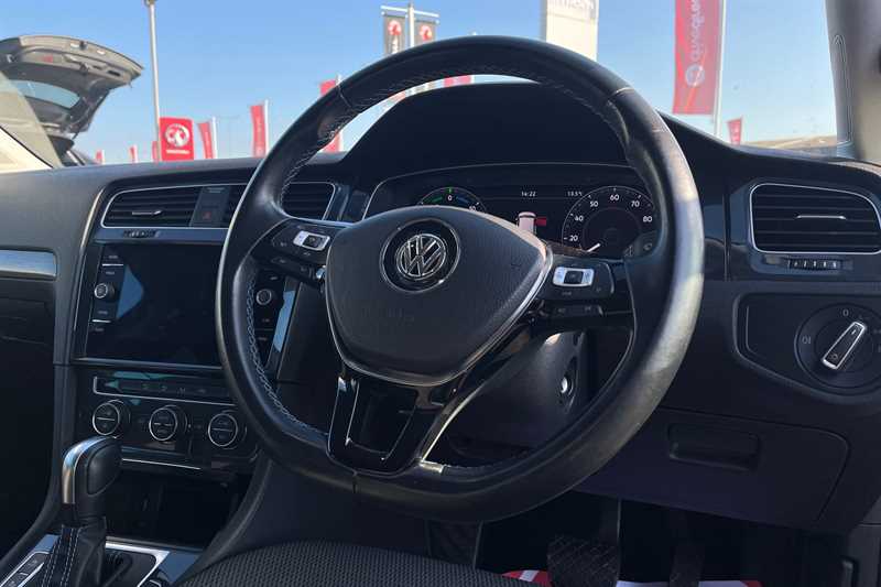 Used Volkswagen Golf 2019 for sale - 77945074: Photo 40