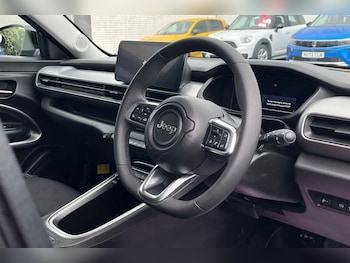 Used Jeep Avenger 2025 for sale - 79002516: Photo
