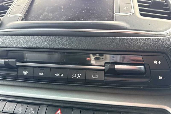 Used Peugeot Traveller 2018 for sale - 75603317: Photo 14