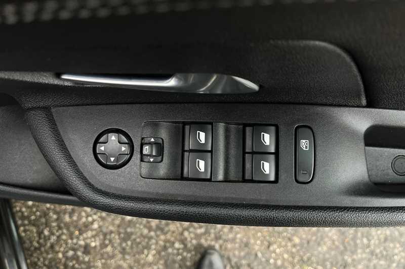 Used Vauxhall Mokka Electric 2024 for sale - 76955732: Photo 16