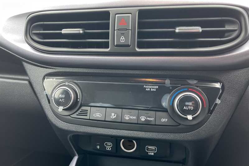 Used Hyundai i10 for sale - 76733327: Photo 15