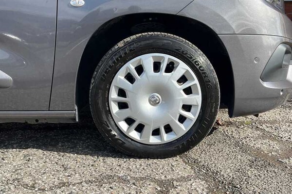 Used Vauxhall Combo Life 2018 for sale - 76298571: Photo 10