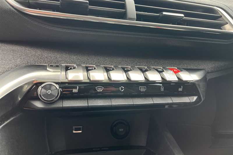 Used Peugeot 3008 2019 for sale - 76362471: Photo 15