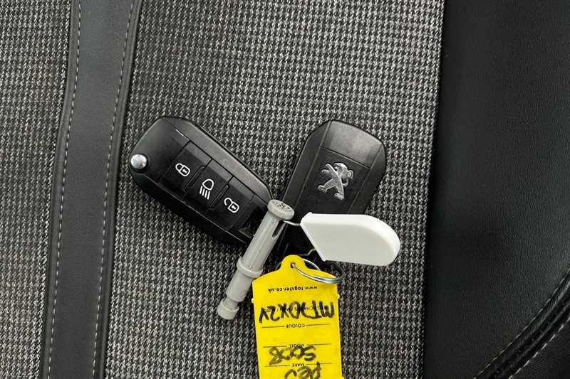 Used Peugeot 5008 2020 for sale - 77295938: Photo 37