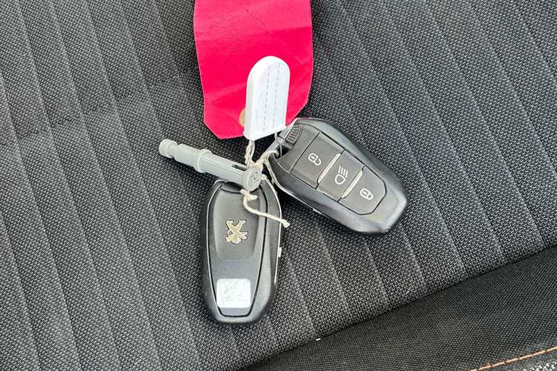 Used Peugeot 2008 2022 for sale - 77375292: Photo 40