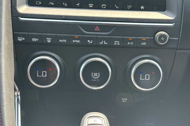 Used Jaguar E-Pace 2018 for sale - 76448777: Photo 15