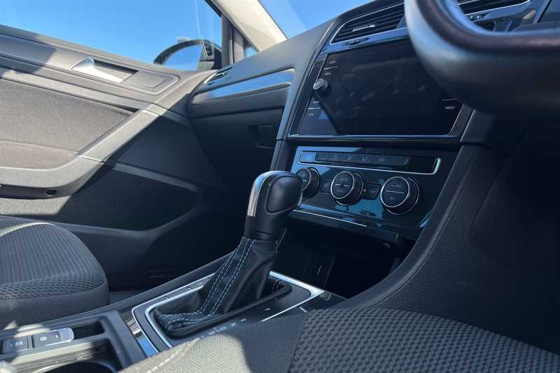 Used Volkswagen Golf 2019 for sale - 77915290: Photo 14