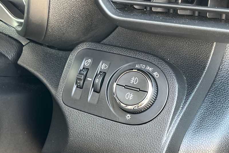 Used Vauxhall Combo Life 2018 for sale - 77219065: Photo 40