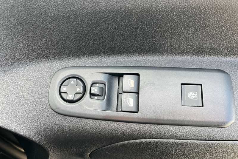 Used Vauxhall Combo Life 2018 for sale - 76876262: Photo 16