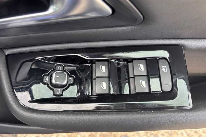 Used Citroen C5 X 2023 for sale - 77887861: Photo 16