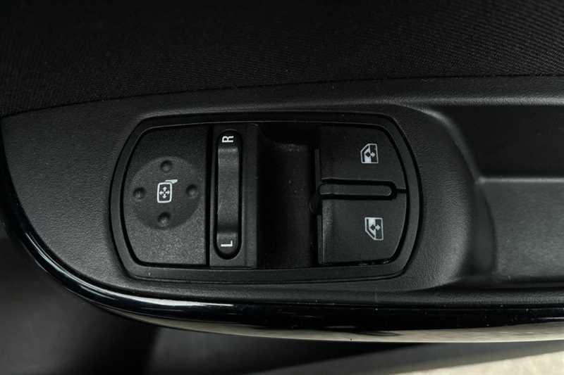 Used Vauxhall Corsa 2018 for sale - 78130683: Photo 16