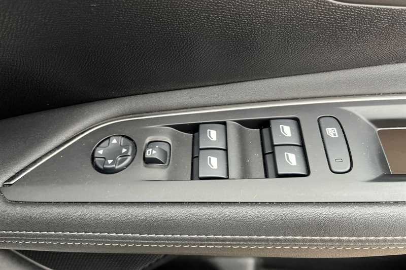 Used Peugeot 3008 2020 for sale - 77772950: Photo 16