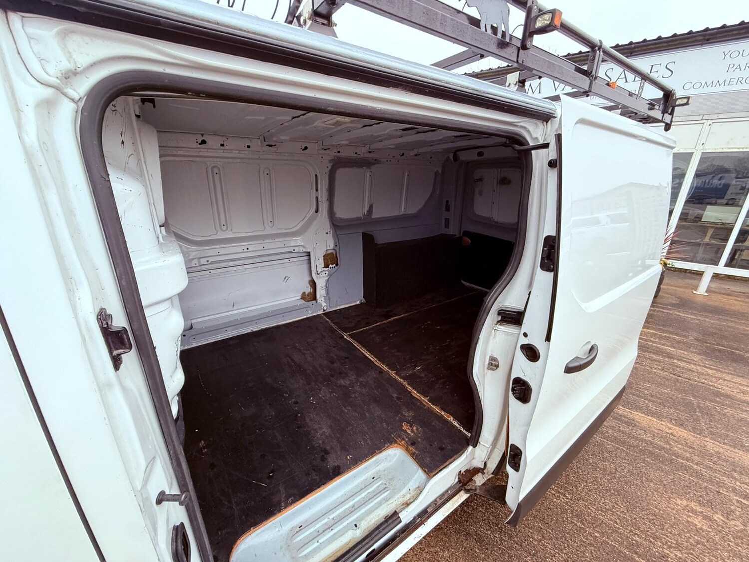 Used Vauxhall Vivaro 2018 for sale - 77417656: Photo 15