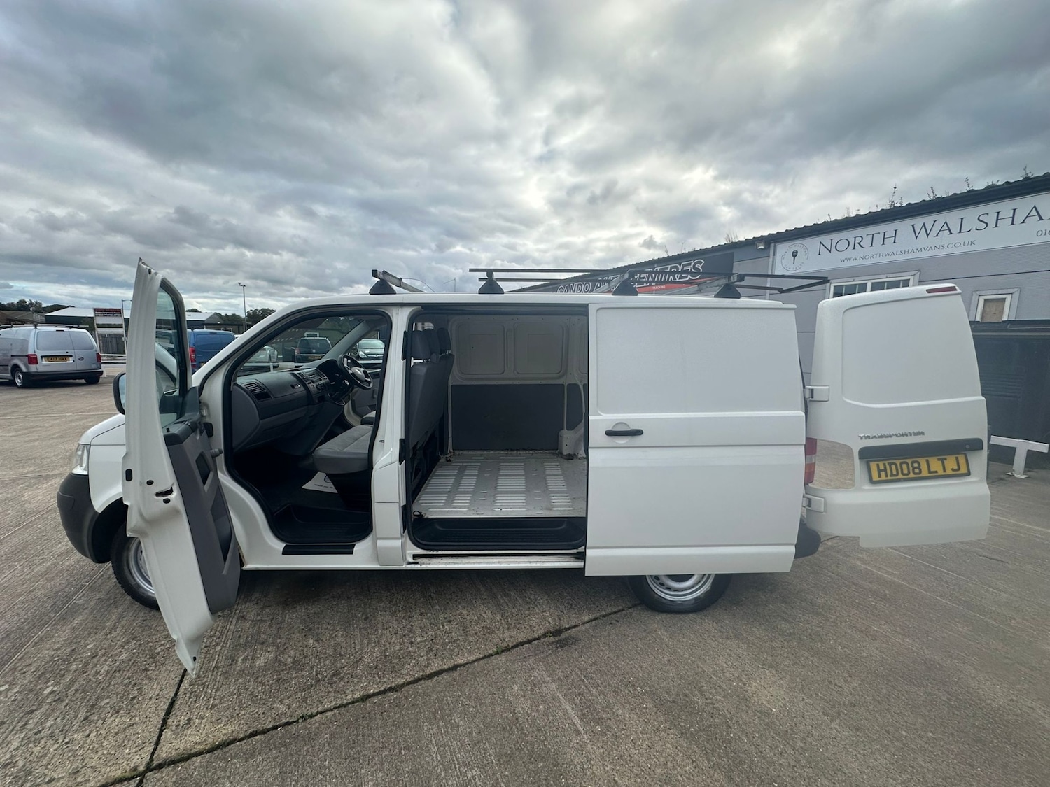 Used Volkswagen Transporter 2008 for sale - 76340398: Photo 10