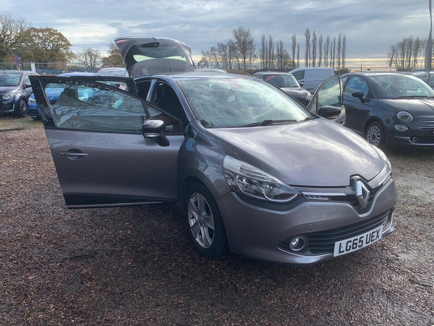 Used Renault Clio 2015 for sale - 76554411: Photo 11