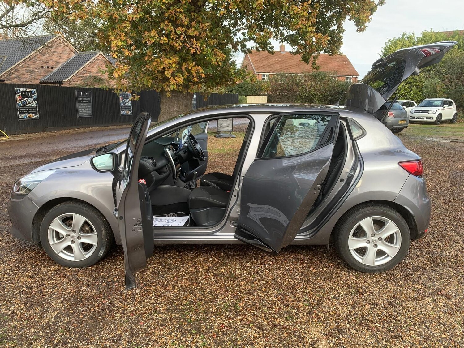 Used Renault Clio 2015 for sale - 76554411: Photo 16