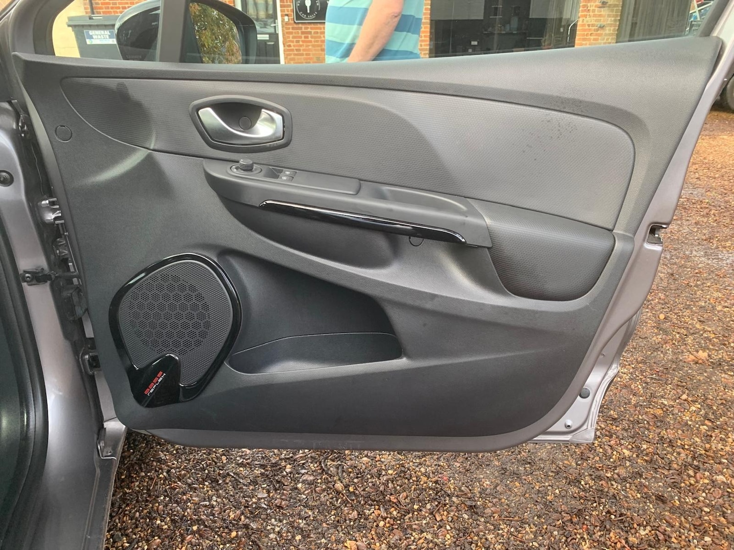 Used Renault Clio 2015 for sale - 76554411: Photo 21