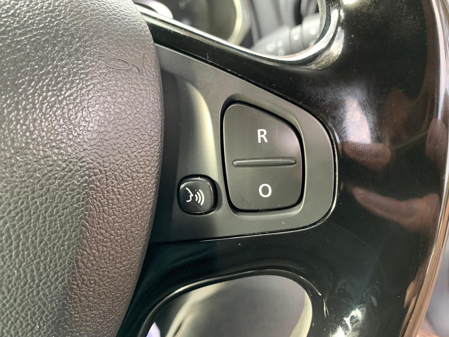 Used Renault Clio 2015 for sale - 76554411: Photo 35