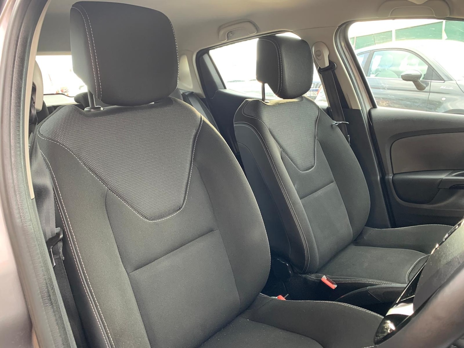 Used Renault Clio 2015 for sale - 76554411: Photo 36