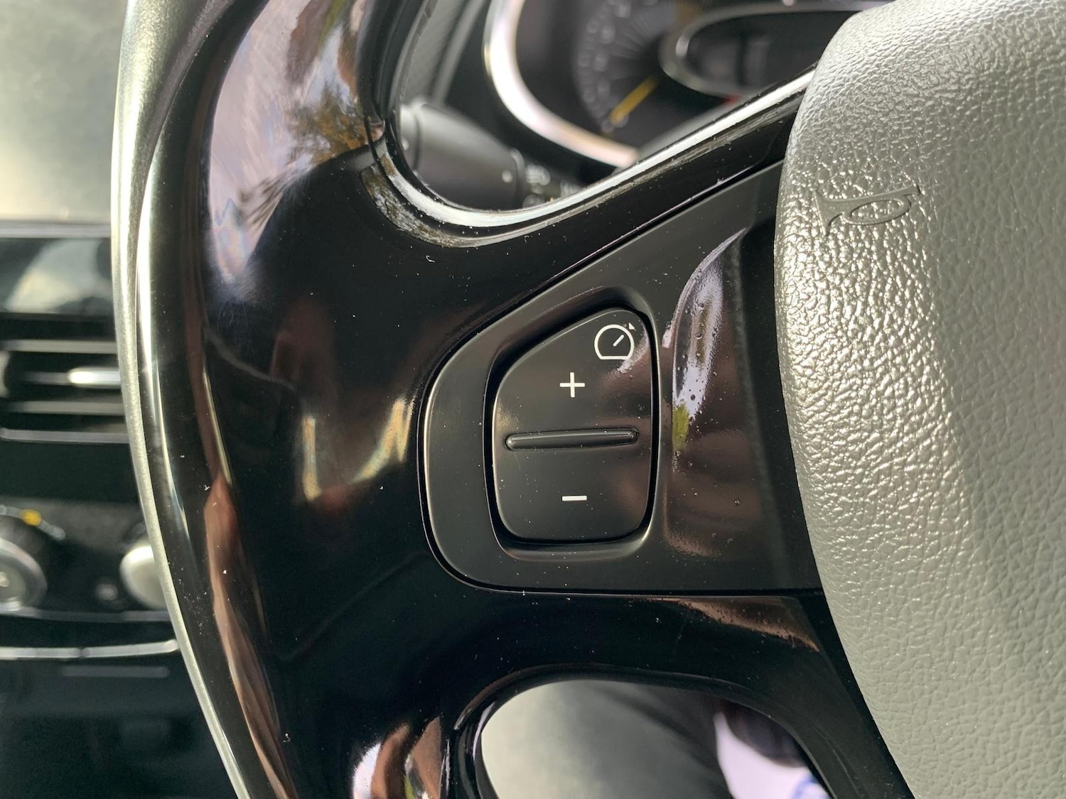 Used Renault Clio 2015 for sale - 76554411: Photo 40