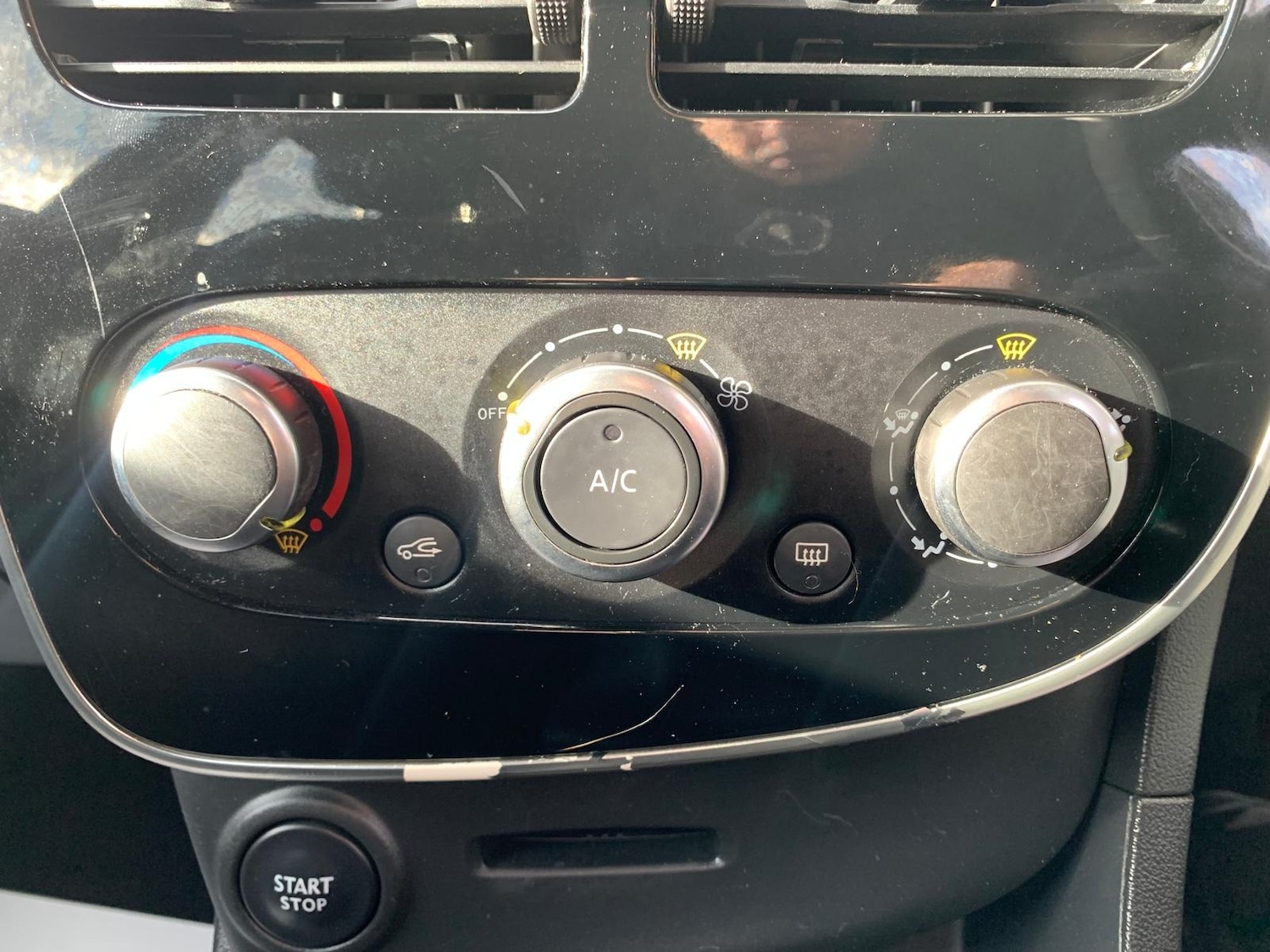 Used Renault Clio 2015 for sale - 76554411: Photo 43