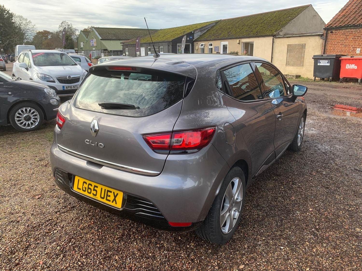 Used Renault Clio 2015 for sale - 76554411: Photo 5