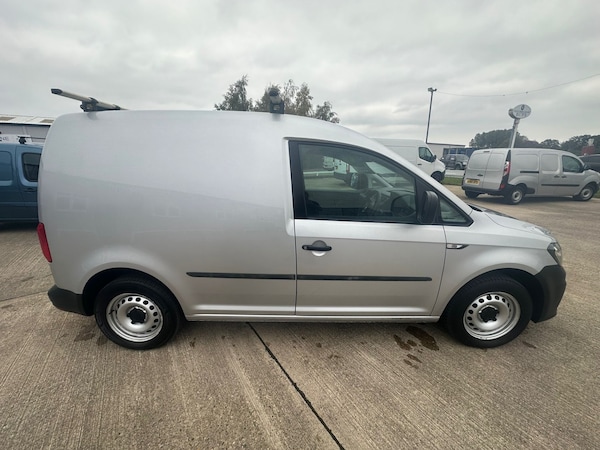 Used Volkswagen Caddy 2017 for sale - 76300573: Photo 4