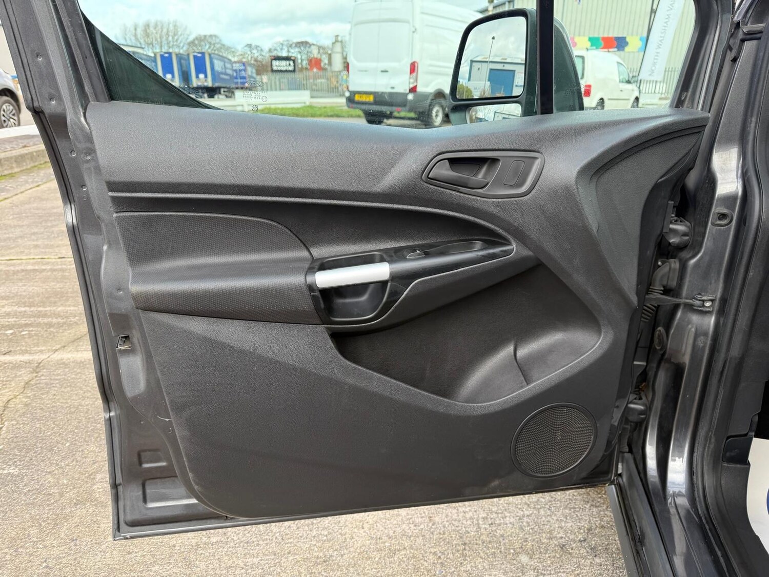 Used Ford Grand Tourneo Connect 2017 for sale - 77578824: Photo 12