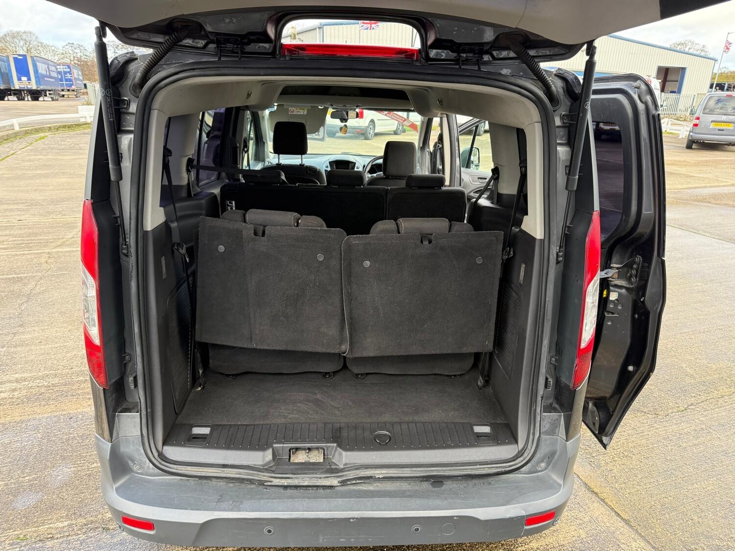 Used Ford Grand Tourneo Connect 2017 for sale - 77578824: Photo 14