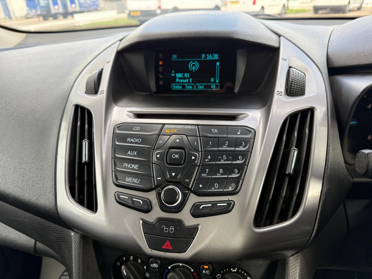 Used Ford Grand Tourneo Connect 2017 for sale - 77578824: Photo 25