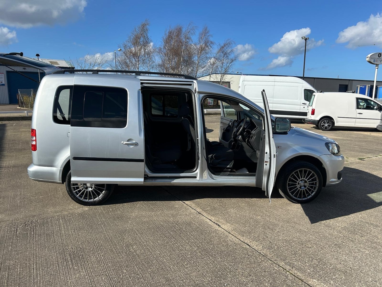 Used Volkswagen Caddy Maxi Life 2012 for sale - 78121939: Photo 12