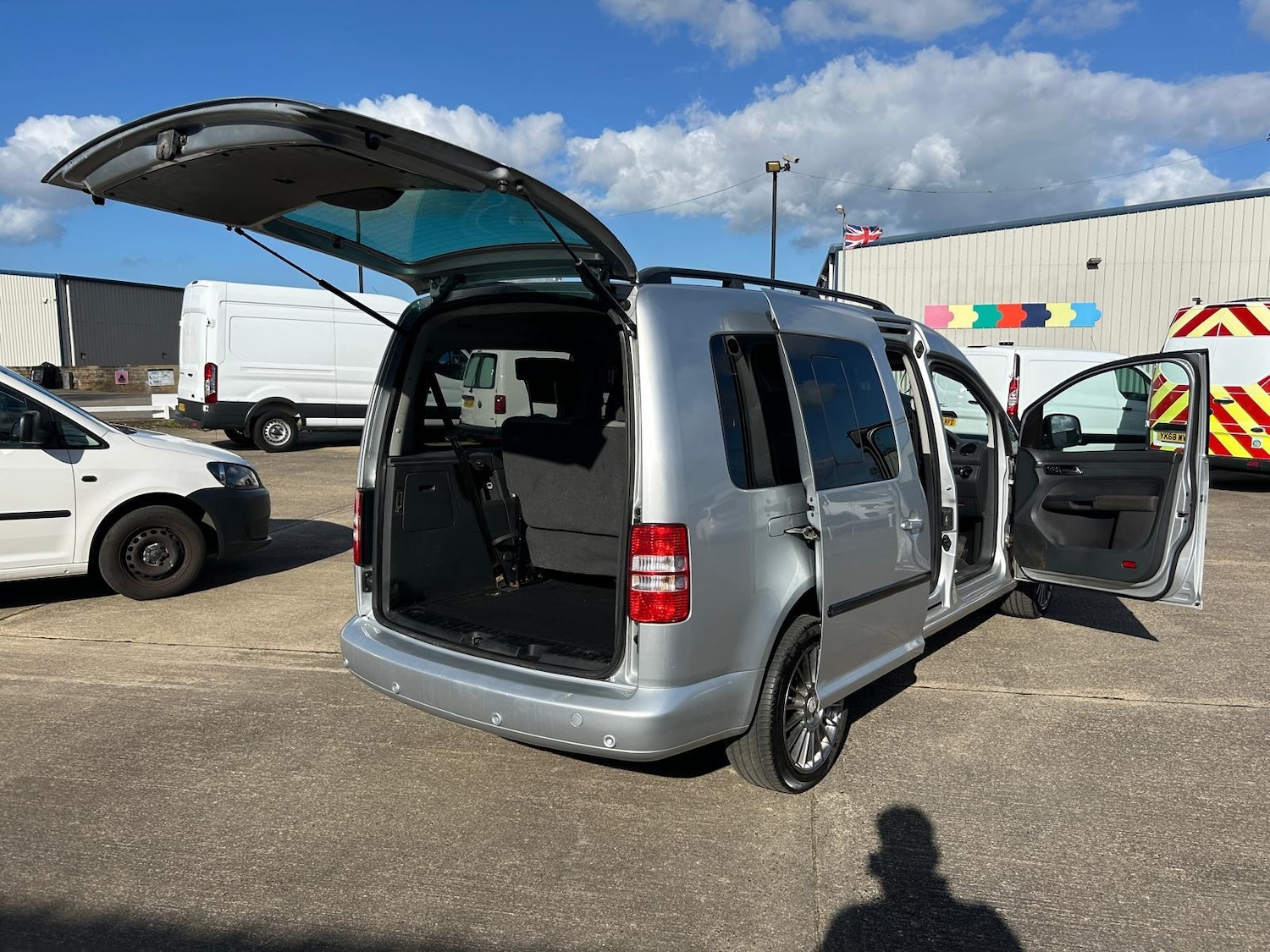 Used Volkswagen Caddy Maxi Life 2012 for sale - 78121939: Photo 13