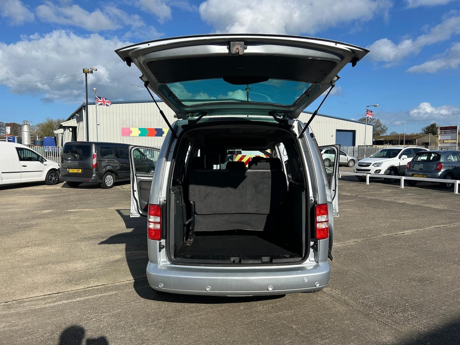 Used Volkswagen Caddy Maxi Life 2012 for sale - 78121939: Photo 14