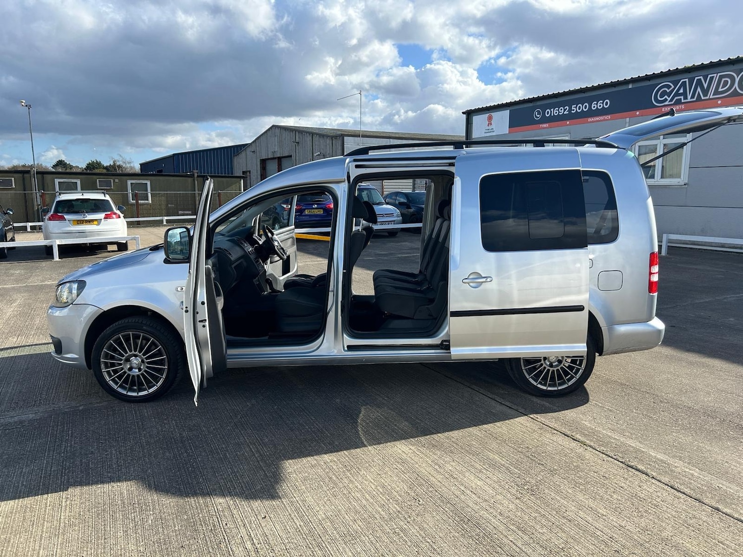 Used Volkswagen Caddy Maxi Life 2012 for sale - 78121939: Photo 16