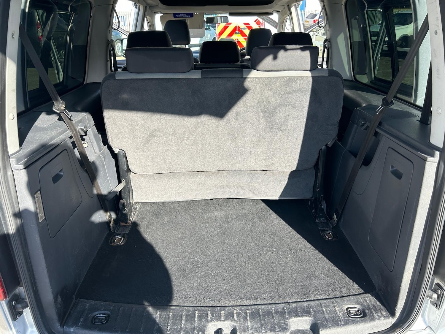 Used Volkswagen Caddy Maxi Life 2012 for sale - 78121939: Photo 17