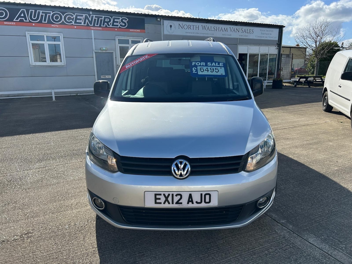 Used Volkswagen Caddy Maxi Life 2012 for sale - 78121939: Photo 2