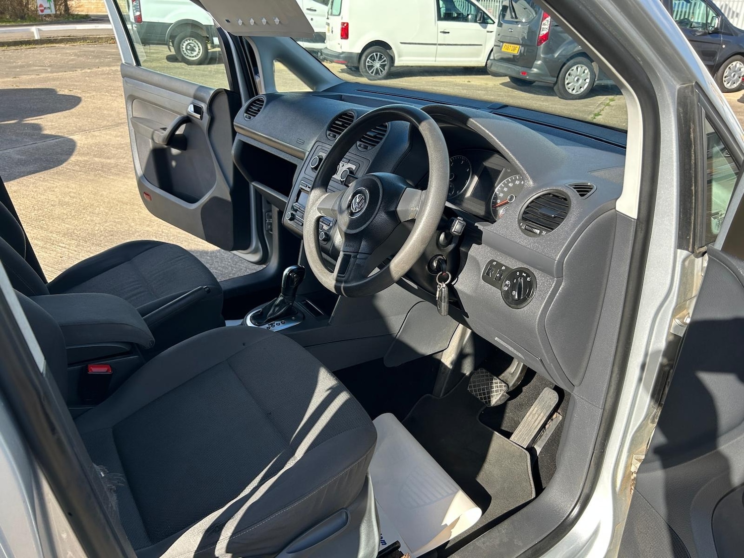 Used Volkswagen Caddy Maxi Life 2012 for sale - 78121939: Photo 24