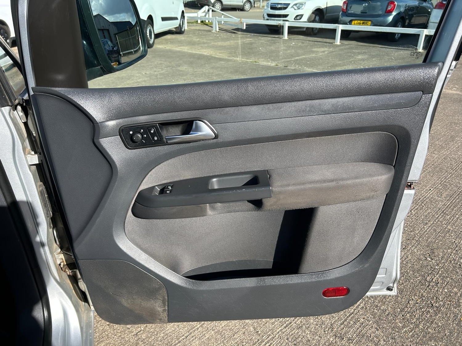 Used Volkswagen Caddy Maxi Life 2012 for sale - 78121939: Photo 25