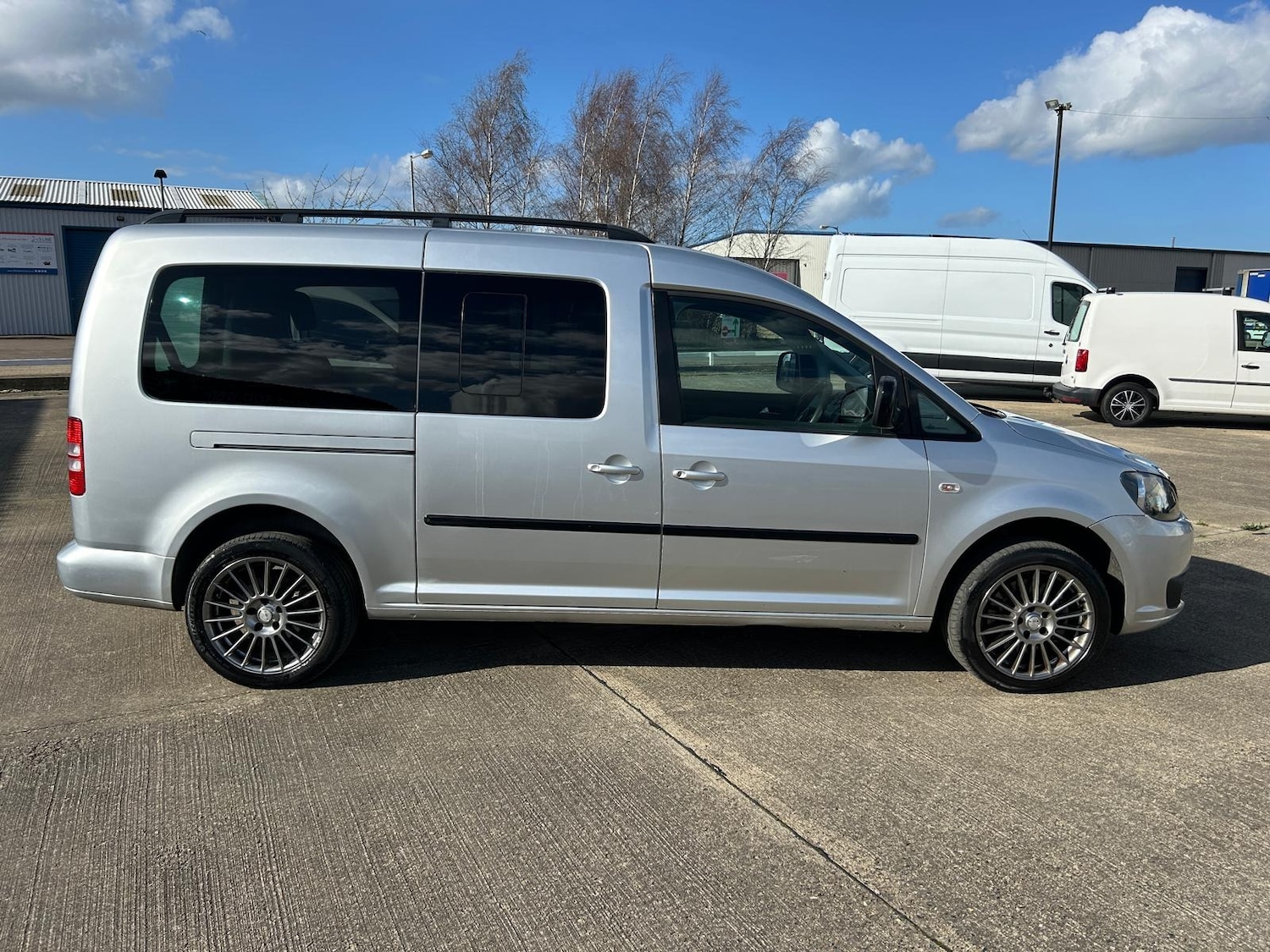 Used Volkswagen Caddy Maxi Life 2012 for sale - 78121939: Photo 4